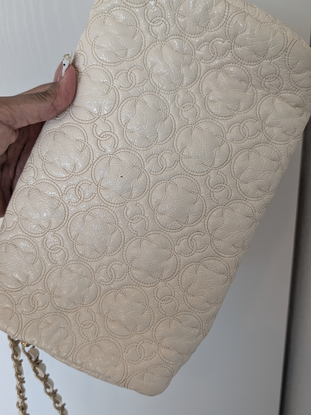 Chanel Camellia Stitched Leather Shoulder/Clutch Bag in Cream with Gold Hardware - Picture 8 of 13